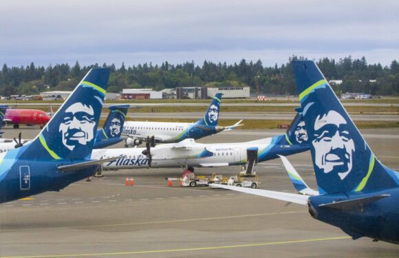 Alaska Airlines will give immunized workers $200, on hold for organization order
